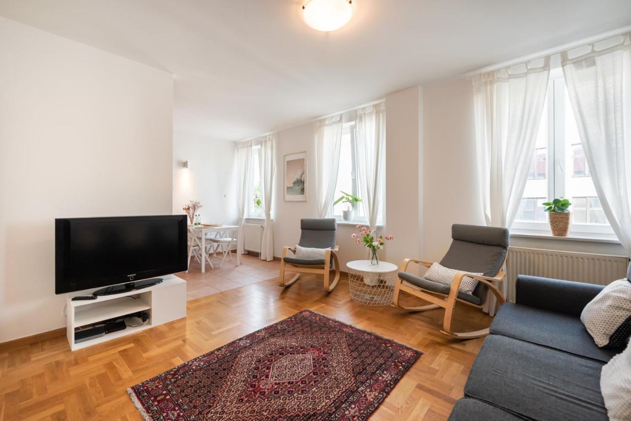 New Town Spacious Apartment Варшава Экстерьер фото